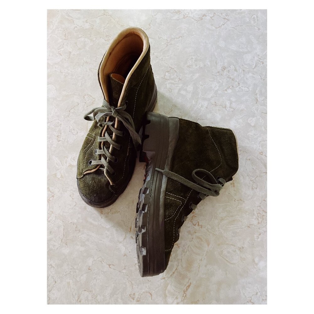 Le Chameau Sz 40/7.5 Mens RARE Olive Suede Lug Sole Boots Made in France